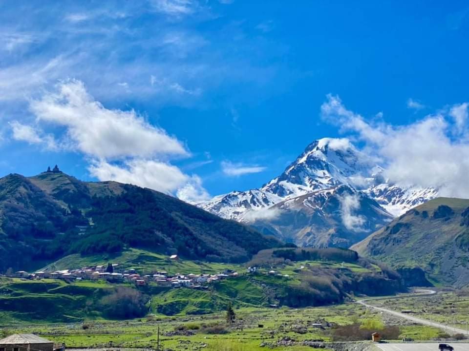 Kazbegi Inn Bagian luar foto