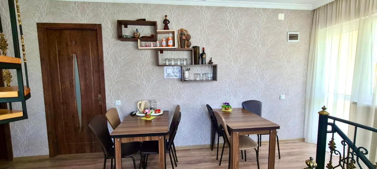 Kazbegi Inn Bagian luar foto