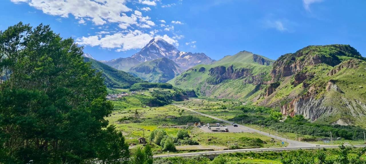 Kazbegi Inn Bagian luar foto